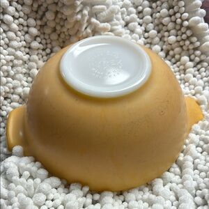 Vintage orange 442-1-1/2 qt Pyrex bowl